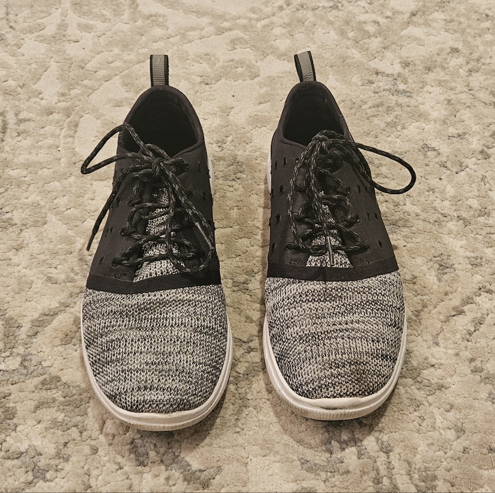 Womens Under Armour Tennis Shoes